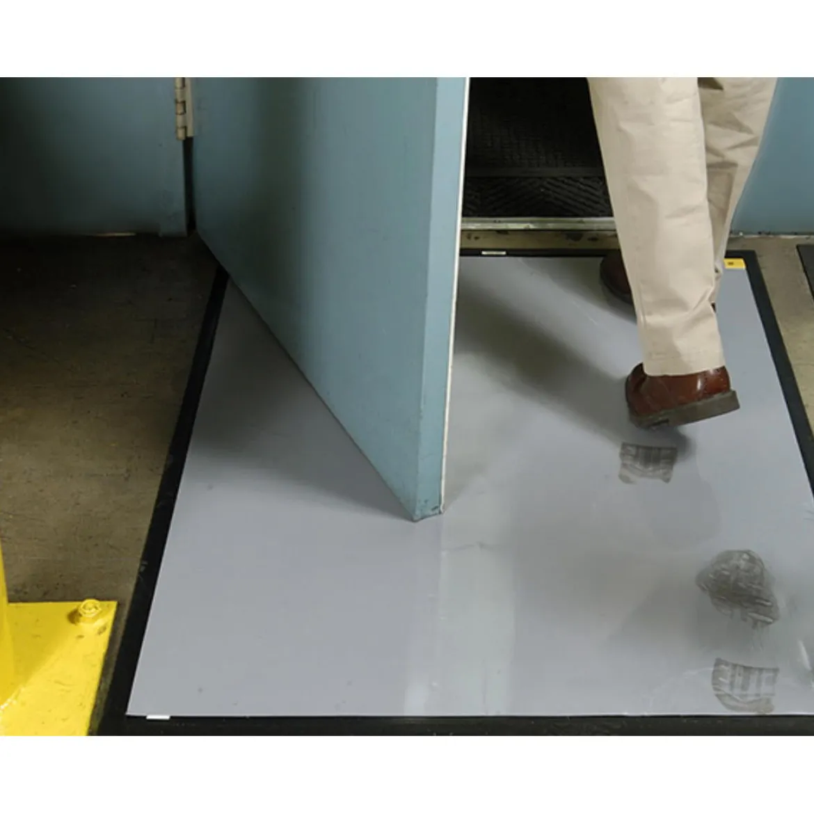 Clean Stride® 26.5" x 32" Sticky Mat Frame (24" x 30" Adhesive Sheets Sold Separately)